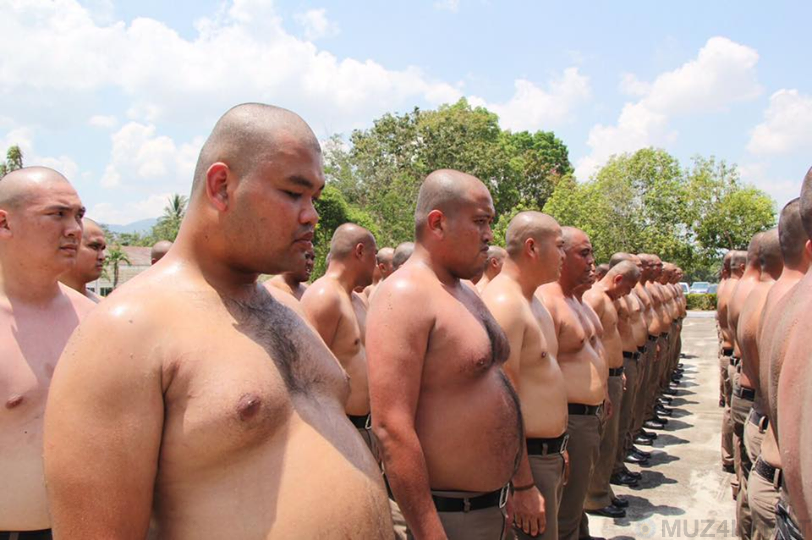 Уничтожение пуза – в Таиланде грузных полицейских отправляют в лагерь для толстых Познавательное