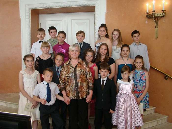 На одну маму 81 ребенок. Как живет самая большая семья в России Интересное