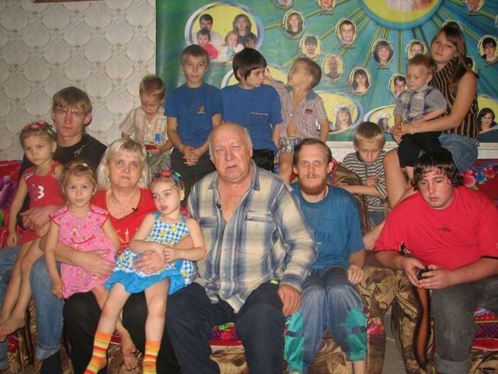 На одну маму 81 ребенок. Как живет самая большая семья в России Интересное