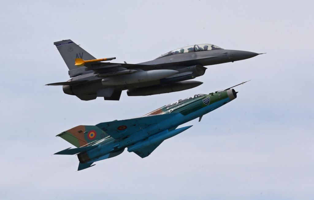 ВВС Румынии переходят с МиГ-21 на F-16 военные, Армия и флот