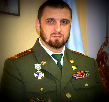 Полуряженый подполковник ФСБ набрал 15 тыс. бойцов: Куда ведет фальшь? новости,события