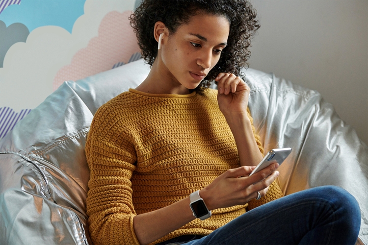 Дебют новых наушников Apple AirPods: улучшенная автономность и дополнительные функции новости