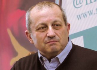 Кедми закликав поставити на місце Прибалтику за образу радянських героїв