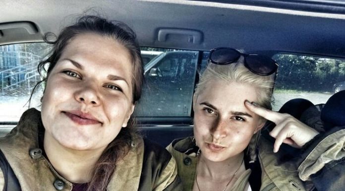 Як молоді дівчата втекли з міста в ліс Вологодський