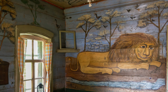 Будинок з левом