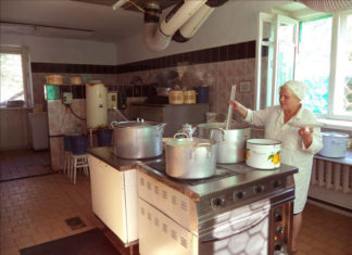 Тягни з заводу кожен цвях ти тут господар, а не гість: Правда про крадіжку в СРСР.