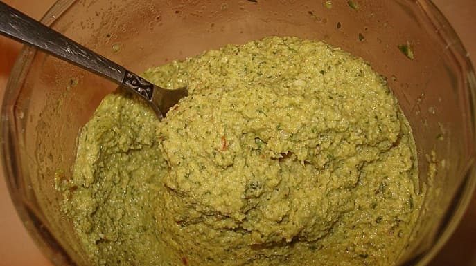 Соус песто з волоськими горіхами