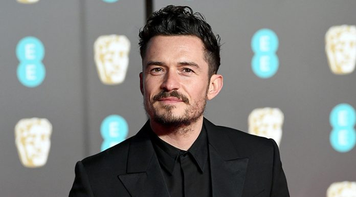 В гостях у Орландо Блума: екскурсія по холостяцькому будинку актора, який він продає після заручин з Кеті Перрі