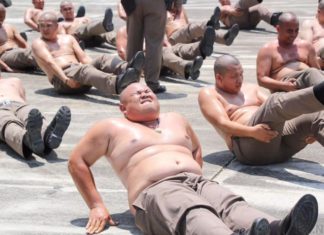 Знищення пуза – в Таїланді огрядних поліцейських відправляють в табір для товстих