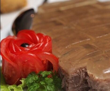 Ах, як же я люблю мамин холодець. Татів я теж люблю, але інакше…