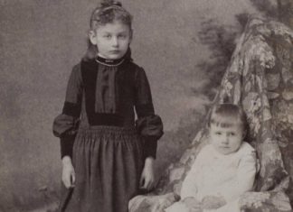 Шокуючі забави: чому діти XIX століття грали в похорон