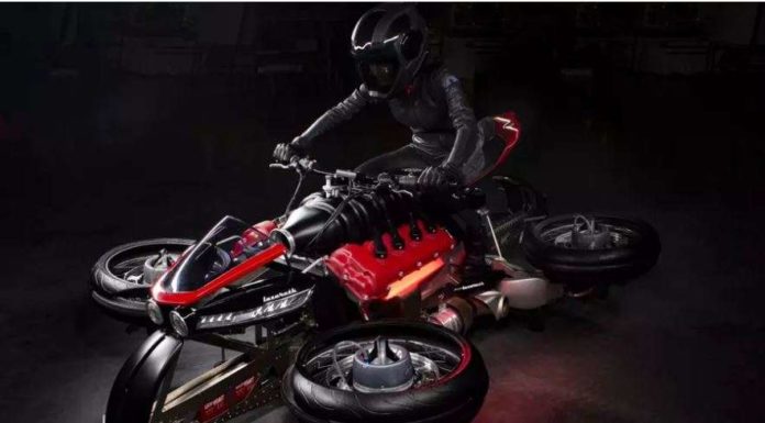 Французька фірма Lazareth показала літаючий мотоцикл