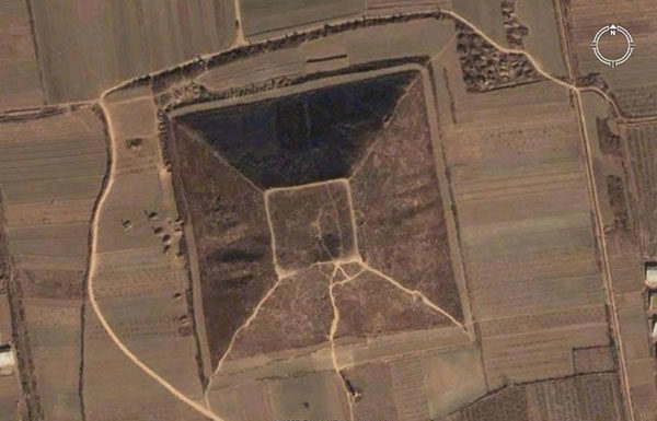 Чому піраміди Китаю тримаються в таємниці