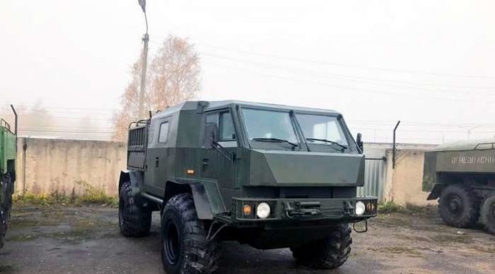 У Новгороді продають зроблений в єдиному екземплярі всюдихід «Вепр»