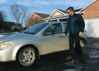 Хлопець зняв ідеальний рекламний ролик для продажу вживаного автомобіля