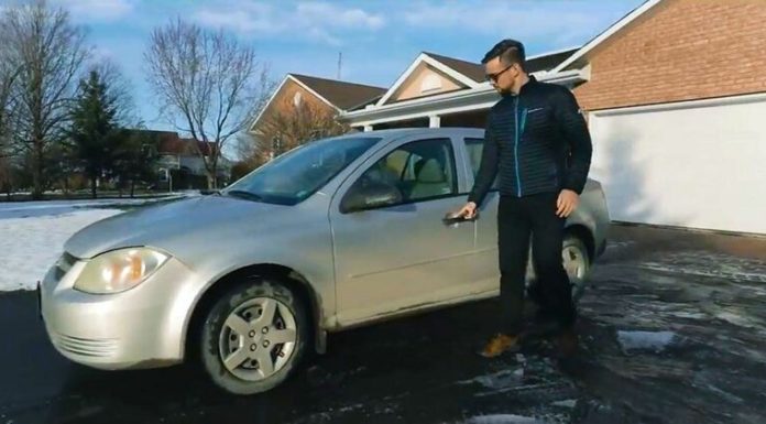 Хлопець зняв ідеальний рекламний ролик для продажу вживаного автомобіля