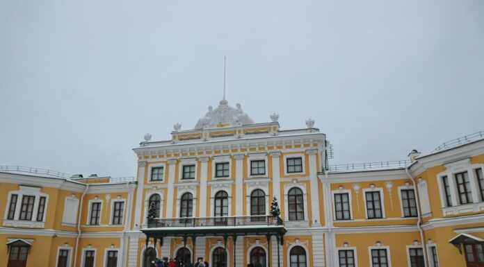 Твер. Шляховий палац, він же картинна галерея.