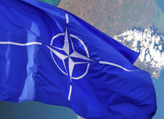 Поверніть Крим і радійте розширення НАТО: Захід продовжує тиснути на Росію