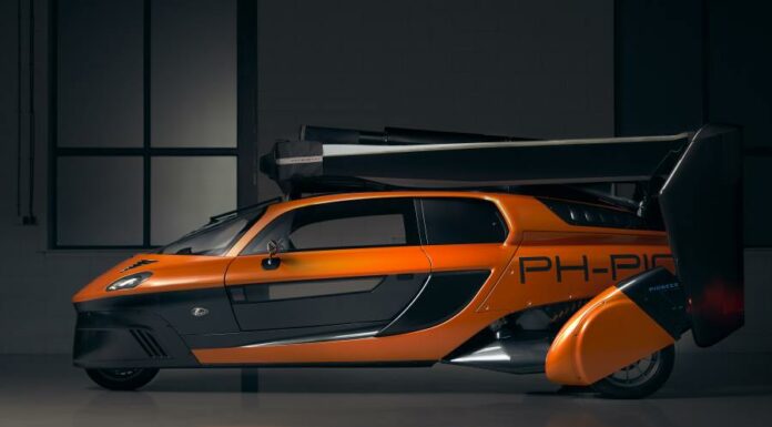 Літаюче авто