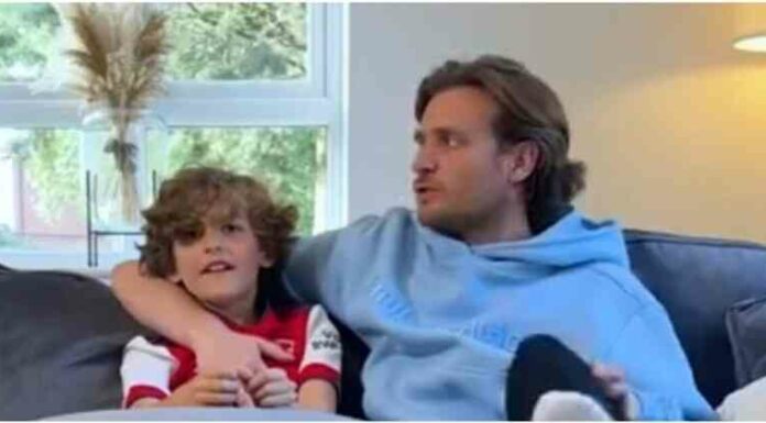 Батько разом з приятелем забавно розіграв свого сина