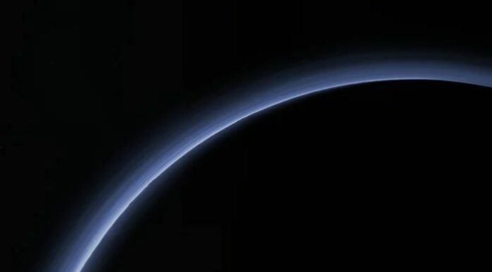 Вчені виявили, що атмосфера плутона повільно зникає