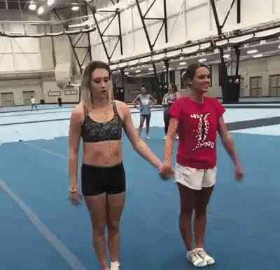 Жіночий образ в гифках (18 гіф)