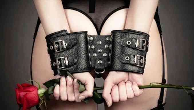 Від садомазохізму до плювків: сексуальні пріоритети молоді очима письменниць