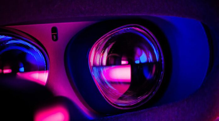 Трехмерные Голограммы в Глазах: Контактные Линзы Будущего