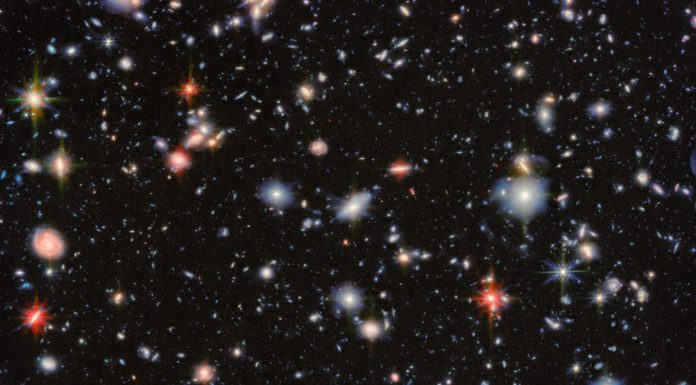 Космічний телескоп Джеймса Вебба переглянув класичне зображення Хаббла, на якому зображено понад 2500 галактик