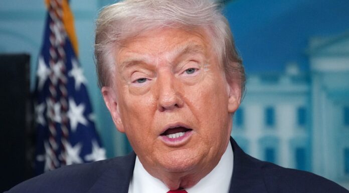 Трамп збирається скасувати екологічні правила для космічних компаній, таких як SpaceX