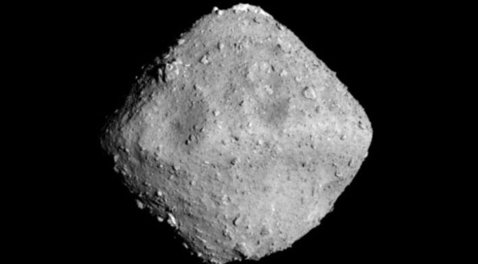 Вчені кажуть, що рідка вода колись протікала на батьківському тілі астероїда Рюгу