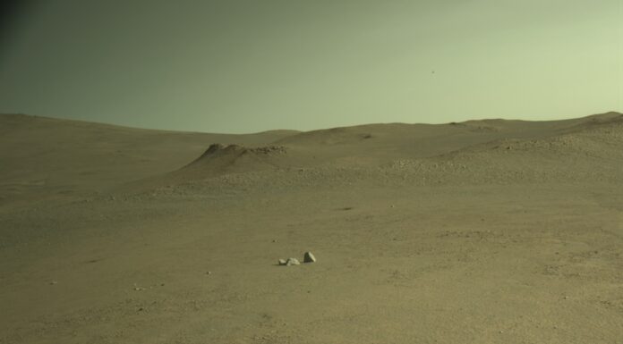 Марсохід «Персеверанс» перевалює через хребет Сороя / космічне фото дня за 3 вересня 2025 року