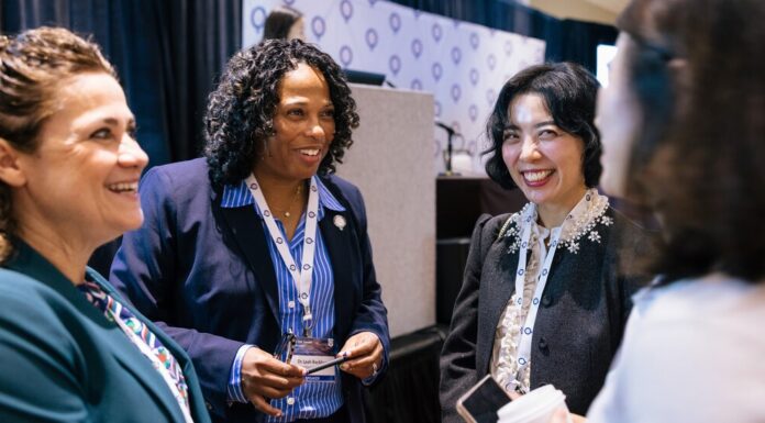 Жінки-кардіоторакальні хірурги стикаються із системними перешкодами для просування