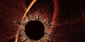 Планетарные Столкновения, Замеченные в Области Фомальгаута: Редкий Взгляд на Эволюцию Системы