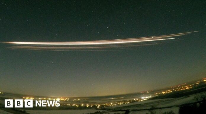 Уламки Ракети SpaceX Безпосередньо пов’язані із забрудненням літієм в атмосфері