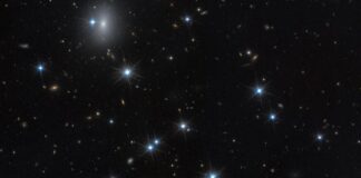 Практично Невидима Галактика Виявлена Завдяки Аномалії у Розподіл Зоряних Скупчень