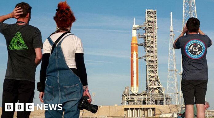 Artemis II: Космічний Берег Флориди Готовий до Історичної Місячної Місії