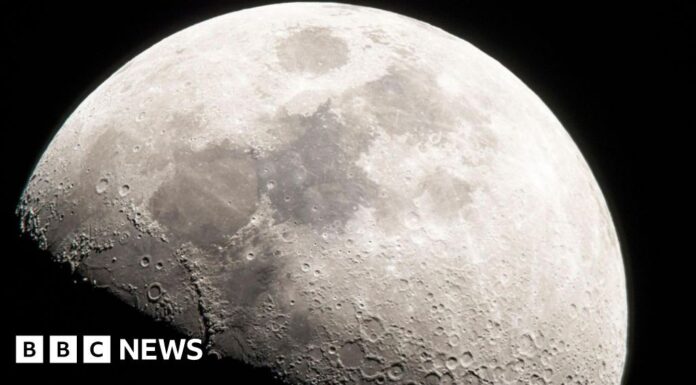 Місячна гонка NASA: Поспішні плани та жорстка конкуренція