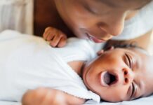 Votre bébé à naître copie vos bâillements. Voici comment.
